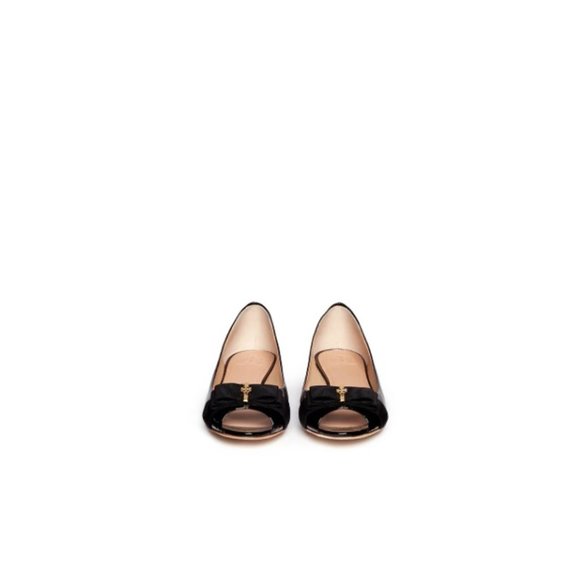 TORY BURCH TRUDY BLACK PATENT Leather Gold Detail Open toe Flats - Picture 3 of 6